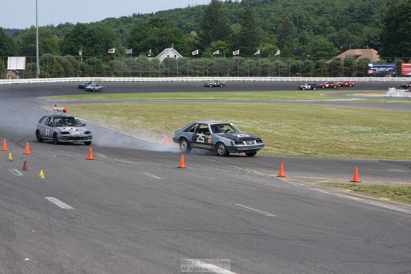 Illustration for article titled The 24 Hours Of LeMons New England 2009 Über Gallery, Part 2